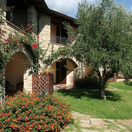 アパートホテル Il Casale パリヌロ